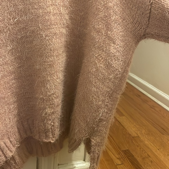 NWOT POL Large fuzzy pink distressed sweater - Picture 5 of 9